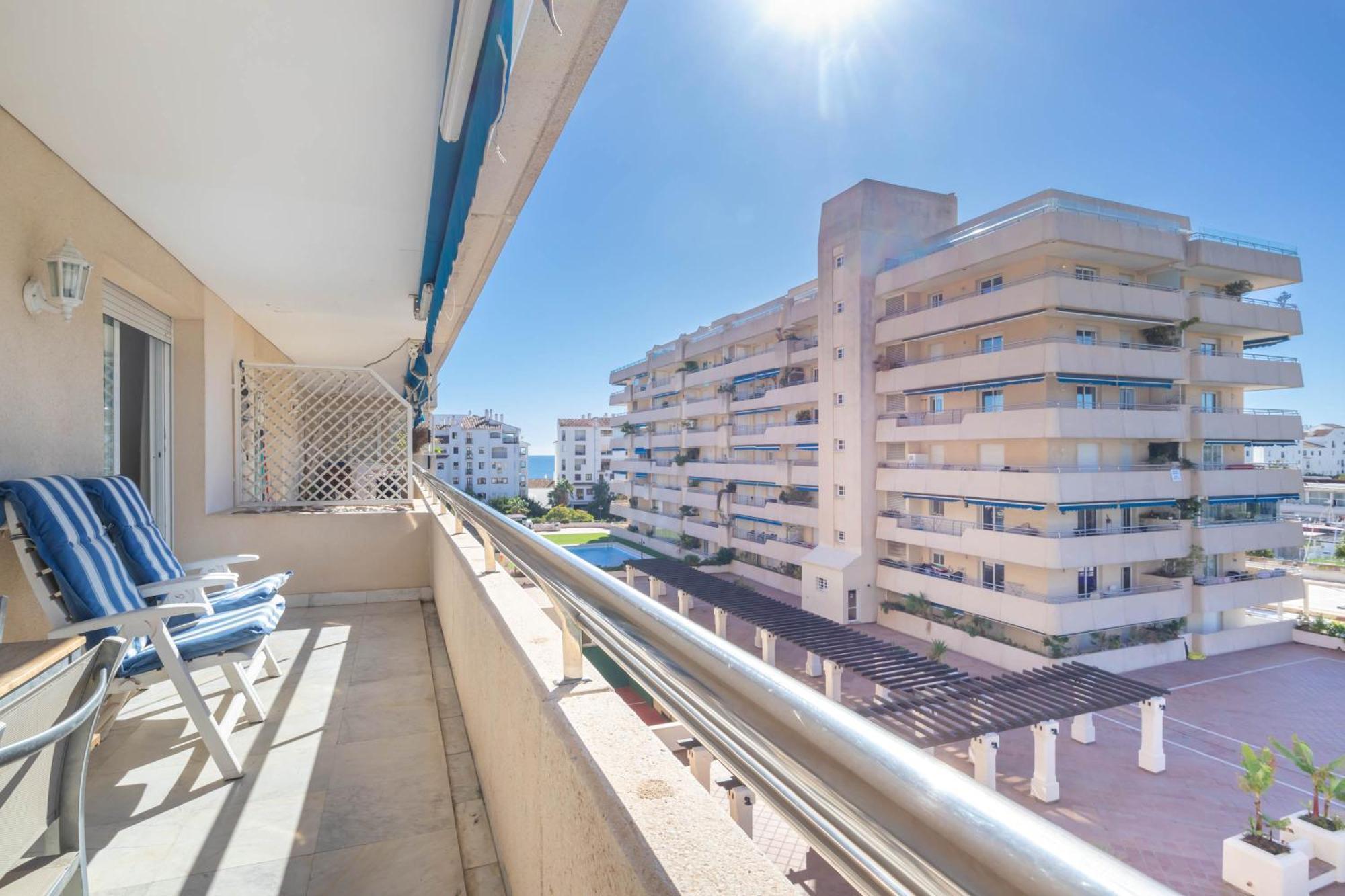 Marina Banus L Leilighet